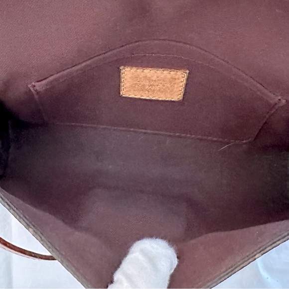 Louis Vuitton Monogram Favorite MM Crossbody - Picture 11 of 11